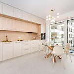 Old Town Royale شقة